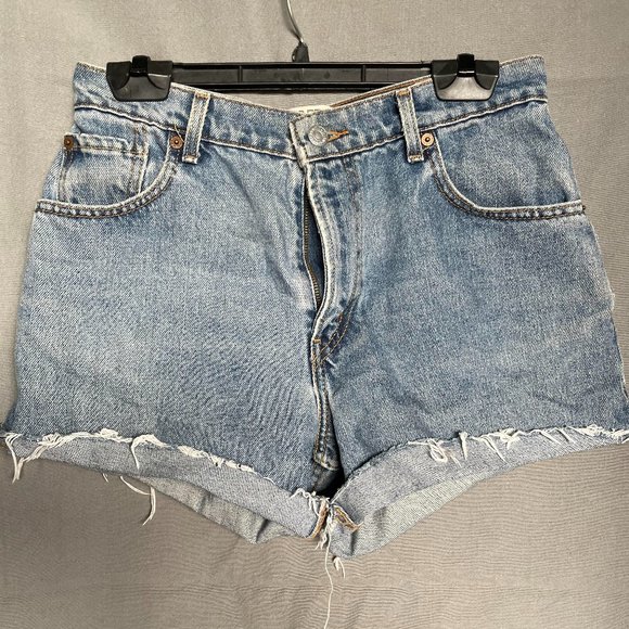 levis 550 relaxed fit high wasted cutoff shorts - Picture 2 of 4